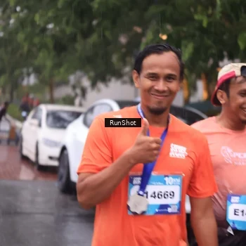 Runner Photo 7939139