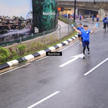 Runner Photo 7939169
