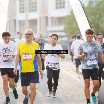 Runner Photo 7939192