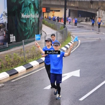 Runner Photo 7939212