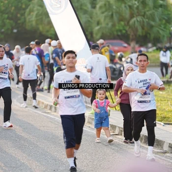 Runner Photo 7939254