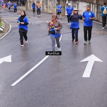 Runner Photo 7939257