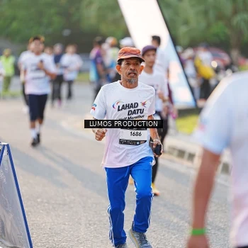 Runner Photo 7939265