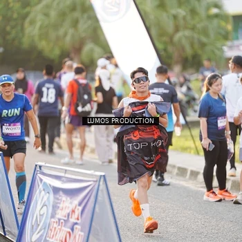 Runner Photo 7939297