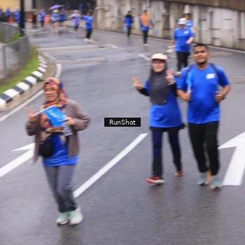 Runner Photo 7939305