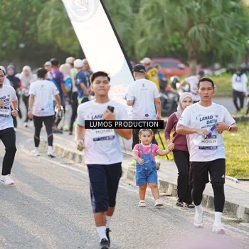 Runner Photo 7939411