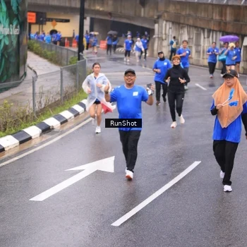 Runner Photo 7939469