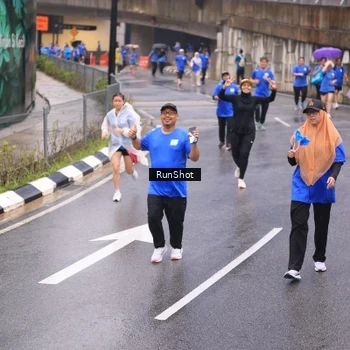 Runner Photo 7939471