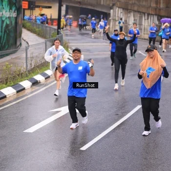 Runner Photo 7939481