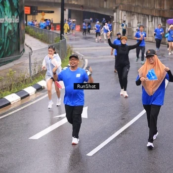 Runner Photo 7939489