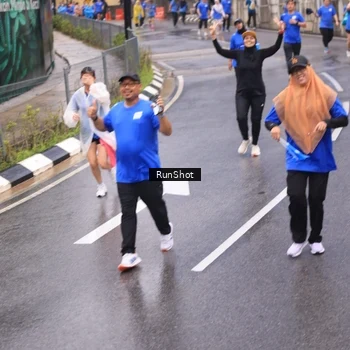 Runner Photo 7939498
