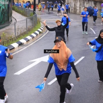 Runner Photo 7939500