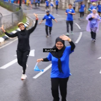 Runner Photo 7939516