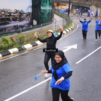 Runner Photo 7939536