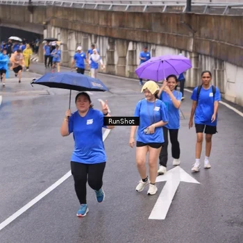 Runner Photo 7939654