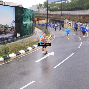Runner Photo 7939752