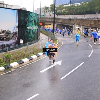 Runner Photo 7939753