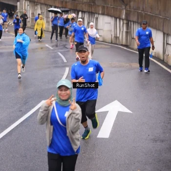 Runner Photo 7939775
