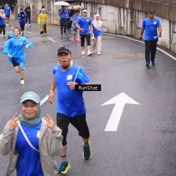 Runner Photo 7939781