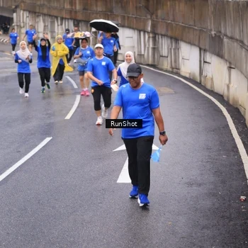 Runner Photo 7939819