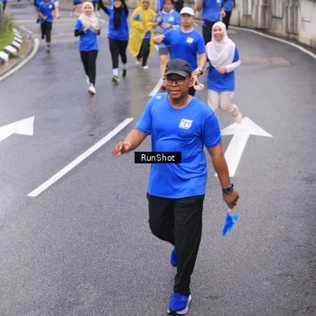 Runner Photo 7939835