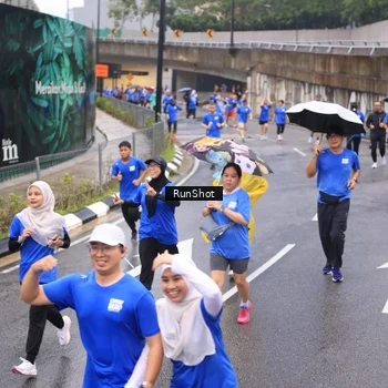 Runner Photo 7939865