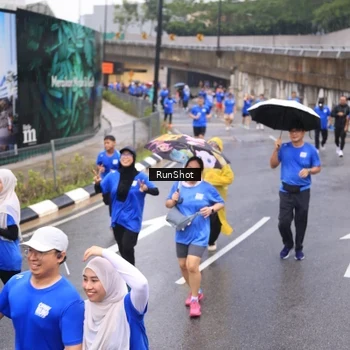 Runner Photo 7939869