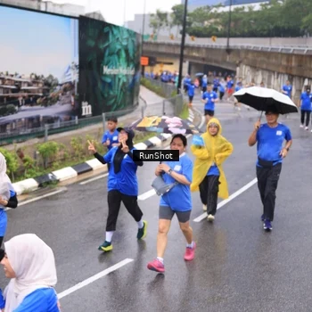 Runner Photo 7939875