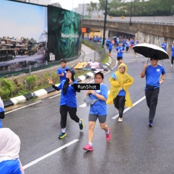 Runner Photo 7939876