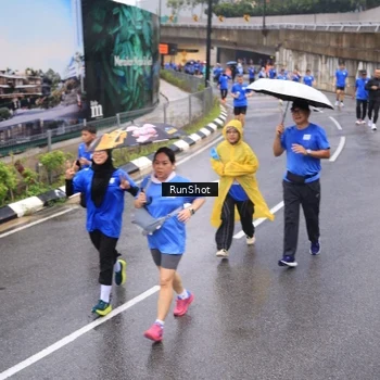 Runner Photo 7939878