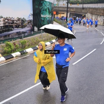 Runner Photo 7939890