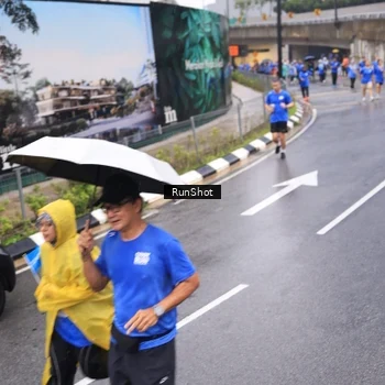 Runner Photo 7939898