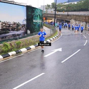 Runner Photo 7939911