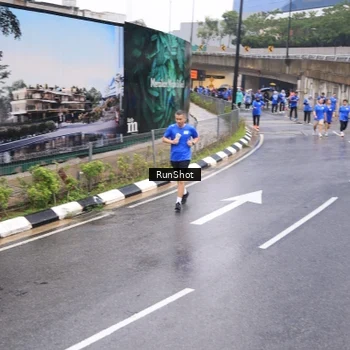 Runner Photo 7939913