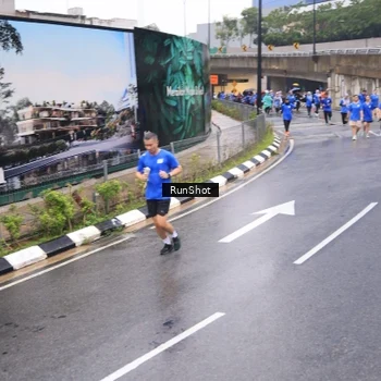 Runner Photo 7939915