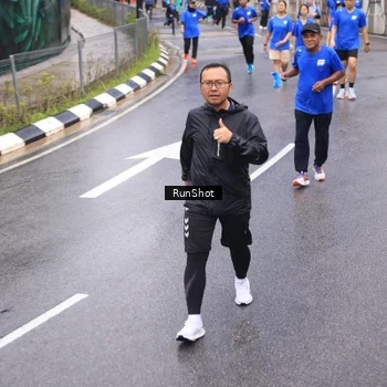 Runner Photo 7939955