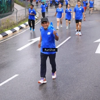 Runner Photo 7939975