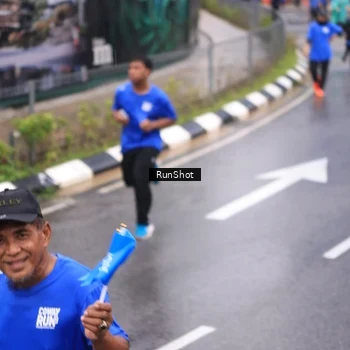 Runner Photo 7939995