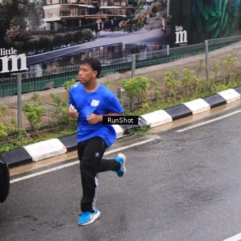 Runner Photo 7940003