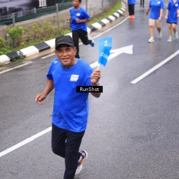 Runner Photo 7940004