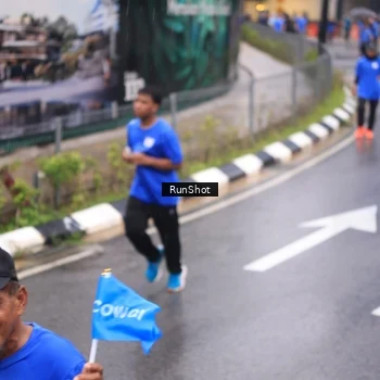 Runner Photo 7940005