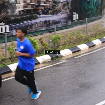 Runner Photo 7940006