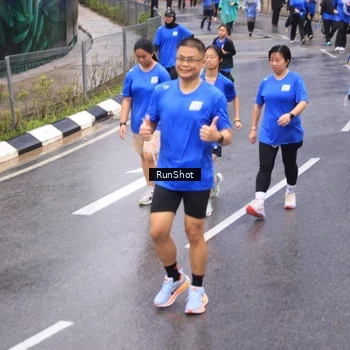 Runner Photo 7940011
