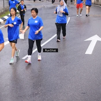 Runner Photo 7940023