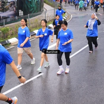 Runner Photo 7940033