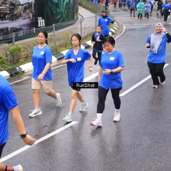 Runner Photo 7940041