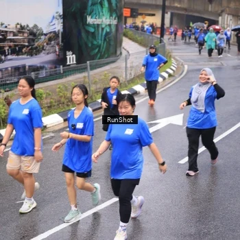 Runner Photo 7940043