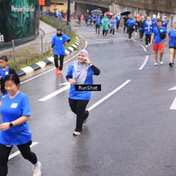 Runner Photo 7940052