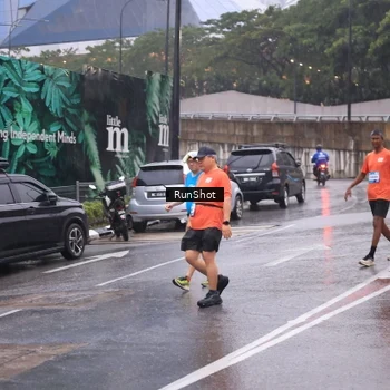 Runner Photo 7940062
