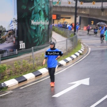 Runner Photo 7940068